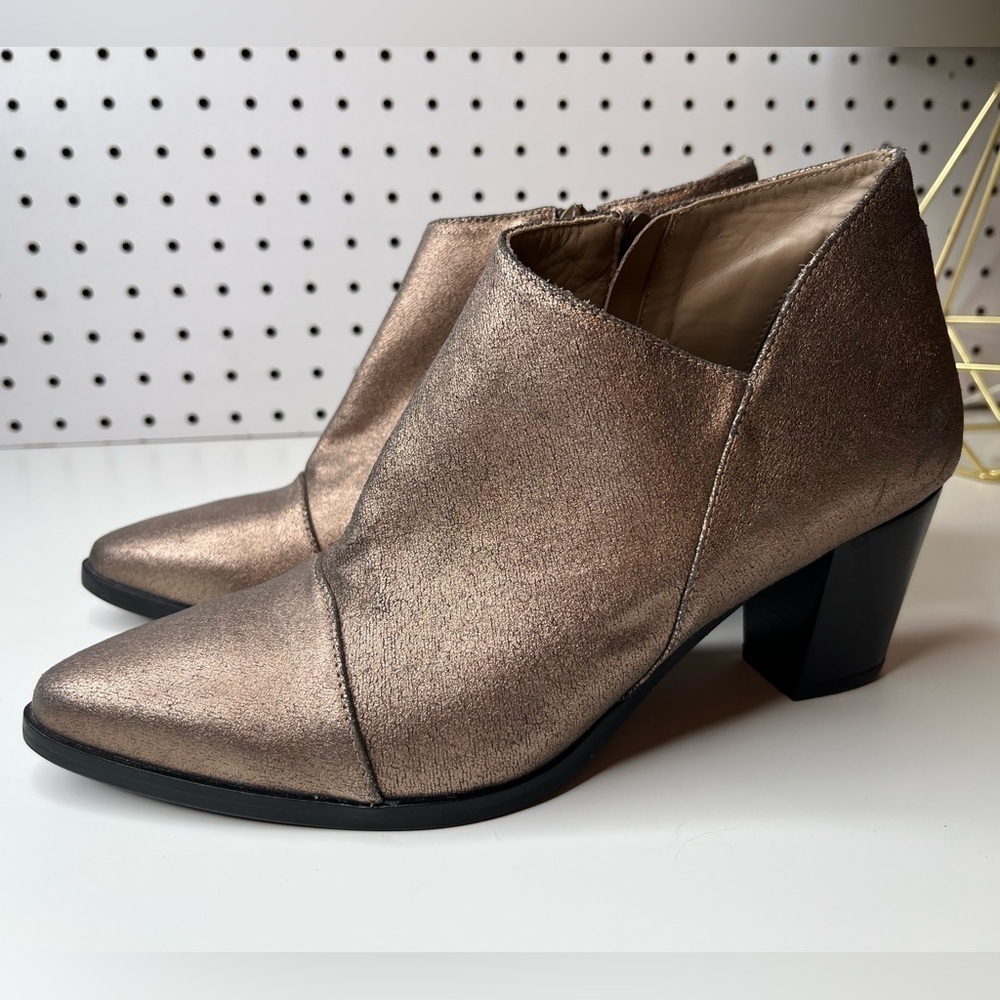 Italeau Marisa Booties EU 39 US 8.5 Gold Leather Waterproof Block Heel Metallic - Picture 9 of 16